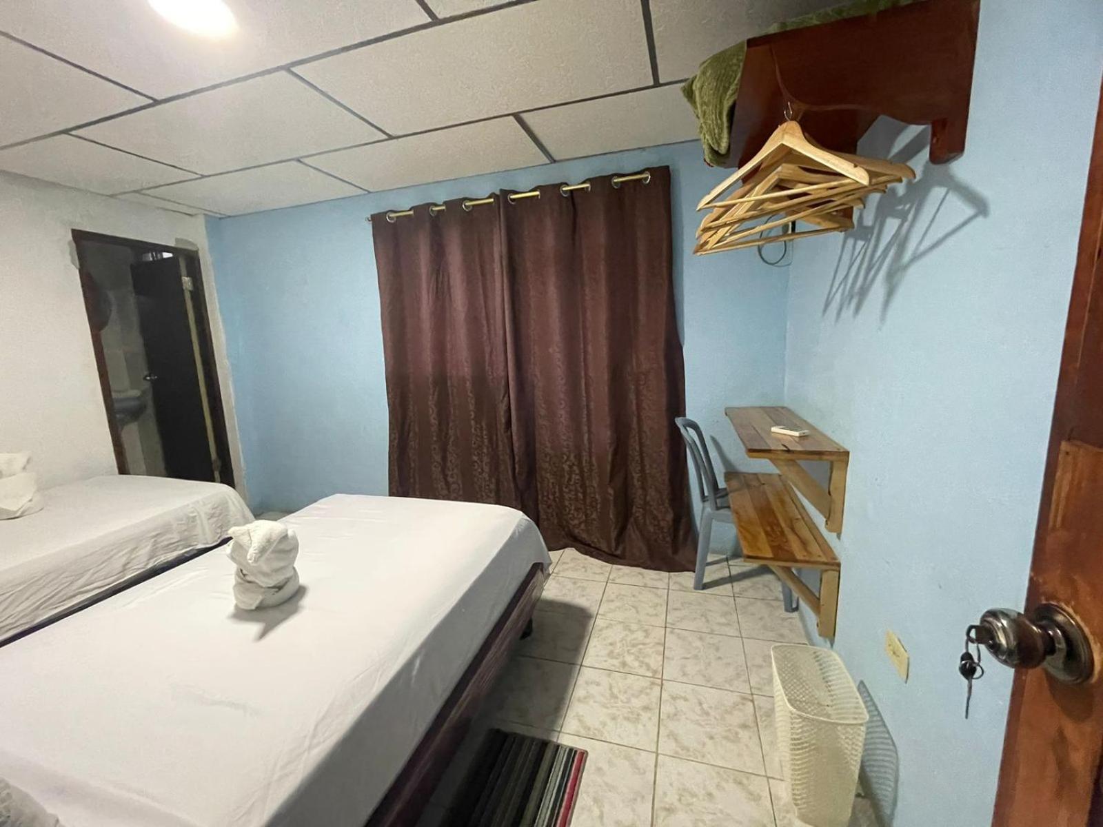 Hotel Casa de Alexis Puerto Baquerizo Moreno Habitación foto
